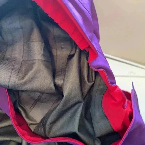 Vintage MEC Men’s Technical Gore-Tex jacket, under arm  venting, Velcro cuffs - Picture 10 of 12